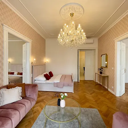 Stupartska Grand