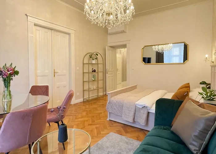 Stupartska Grand Apartahotel 4*
