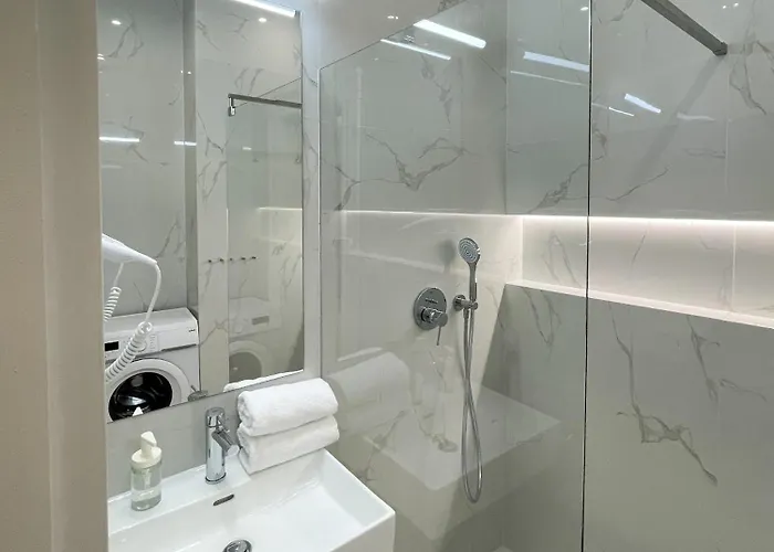 מלון דירות Stupartska Grand 4*