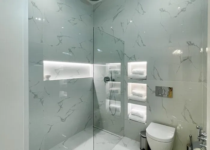 מלון דירות Stupartska Grand 4*