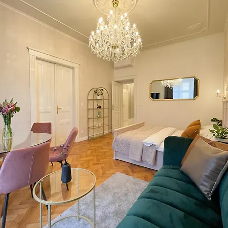 Stupartska Grand Aparthotel 4*