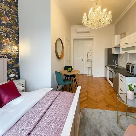 Stupartska Grand Aparthotel 4*